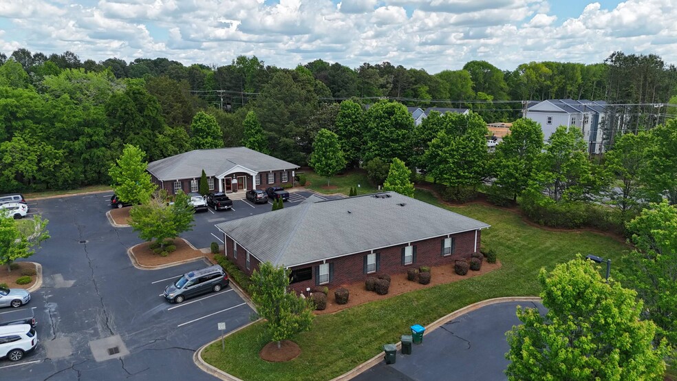 3095 Senna Dr, Matthews, NC for lease - Building Photo - Image 3 of 10