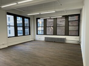 325 W 38th St, New York, NY for lease Building Photo- Image 1 of 5