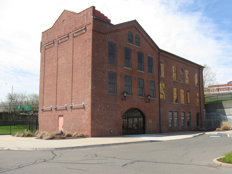 175 Union St, Waterbury, CT for sale - Building Photo - Image 1 of 1