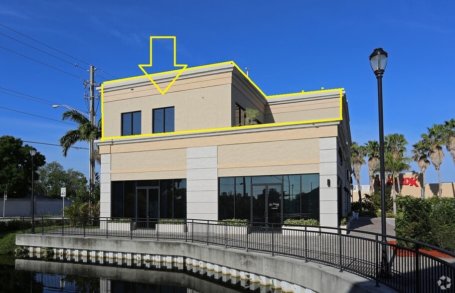 2089 Indian River Blvd, Vero Beach, FL for lease - Building Photo - Image 1 of 12