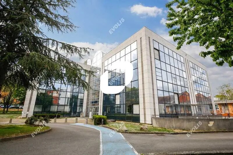 Office in Cergy for lease Building Photo- Image 1 of 13