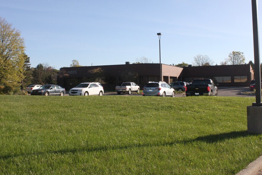 5025 Venture Dr, Ann Arbor, MI for lease - Building Photo - Image 2 of 6