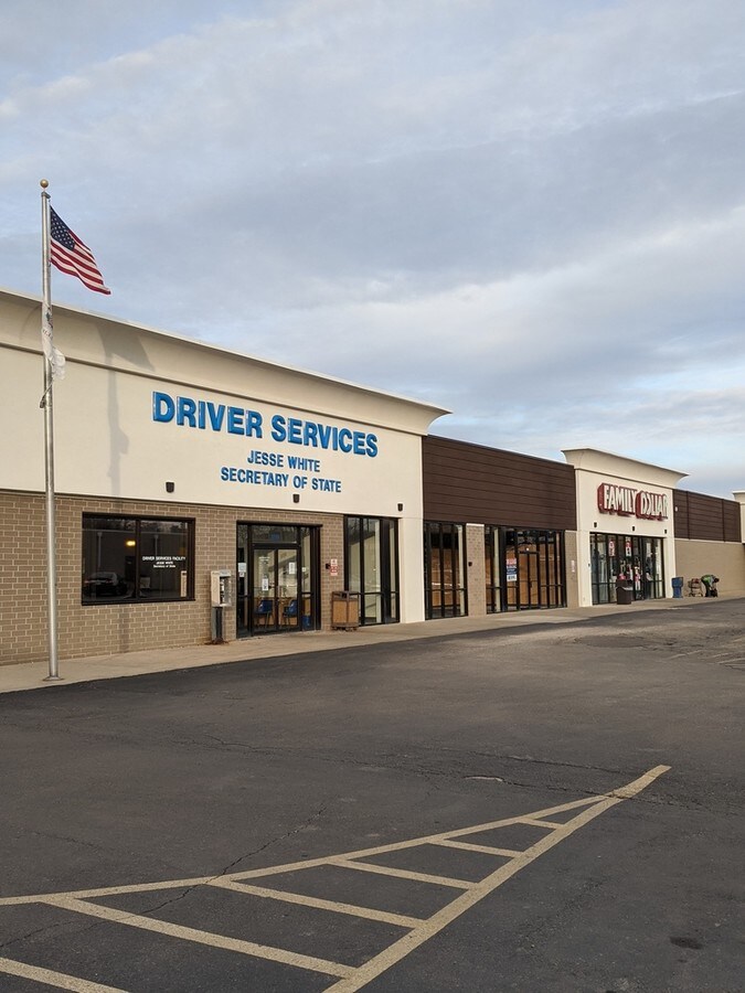 37203780 E State St, Rockford, IL 61108