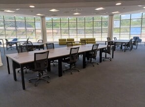 Wharfedale Rd, Wokingham for lease Interior Photo- Image 2 of 5