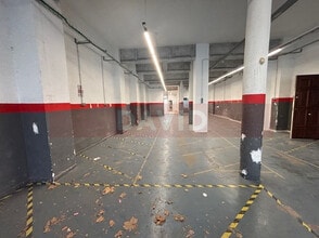 Retail in Barcelona, Barcelona for lease Interior Photo- Image 2 of 4