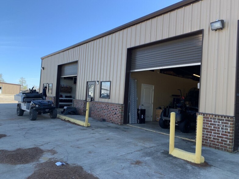 1427 Tiger Dr, Thibodaux, LA 70301