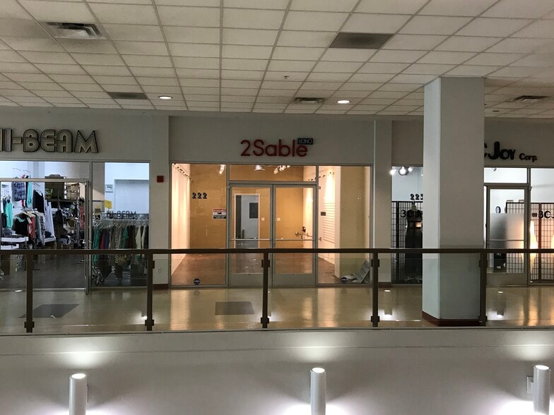 1458 S San Pedro St, Los Angeles, CA for lease - Building Photo - Image 2 of 17