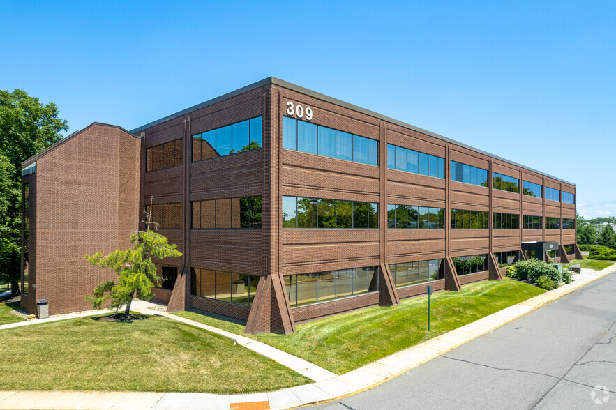 309 Fellowship Rd, Mount Laurel, NJ for lease - Building Photo - Image 1 of 8