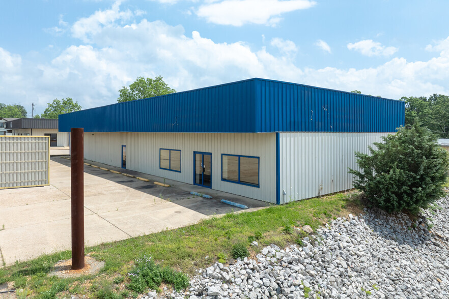 1138 Vine St, Poplar Bluff, MO for lease - Building Photo - Image 1 of 7