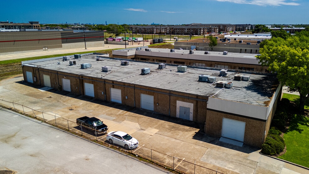 4230-4246 Bluebonnet Dr, Stafford, TX for lease - Building Photo - Image 3 of 6