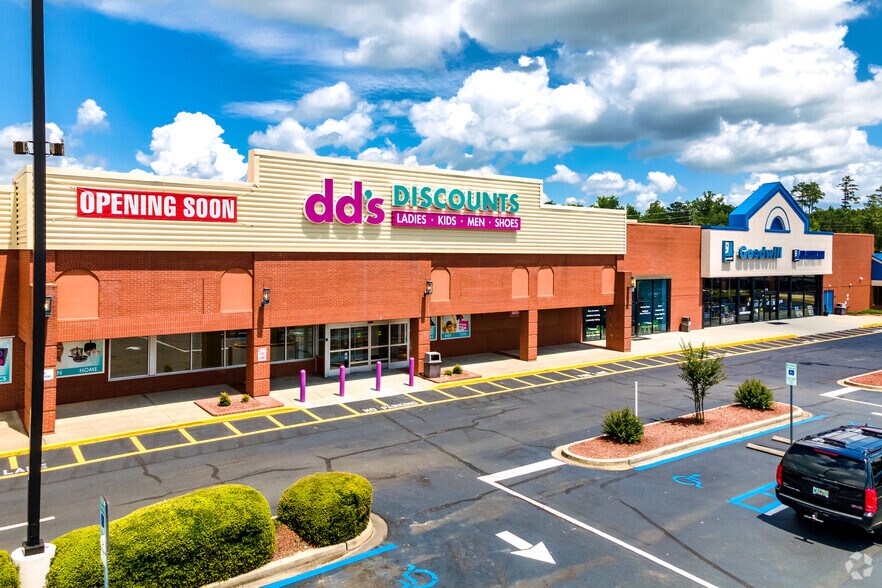 2720-2746 Decker Blvd, Columbia, SC for sale - Primary Photo - Image 1 of 1