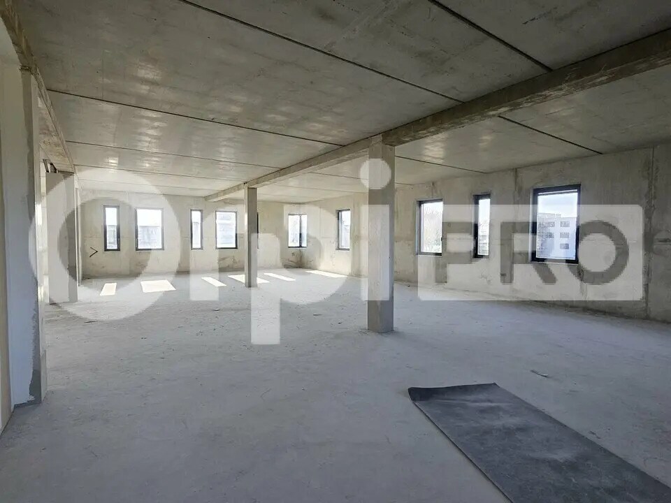 Office in Tinqueux for lease Interior Photo- Image 1 of 6