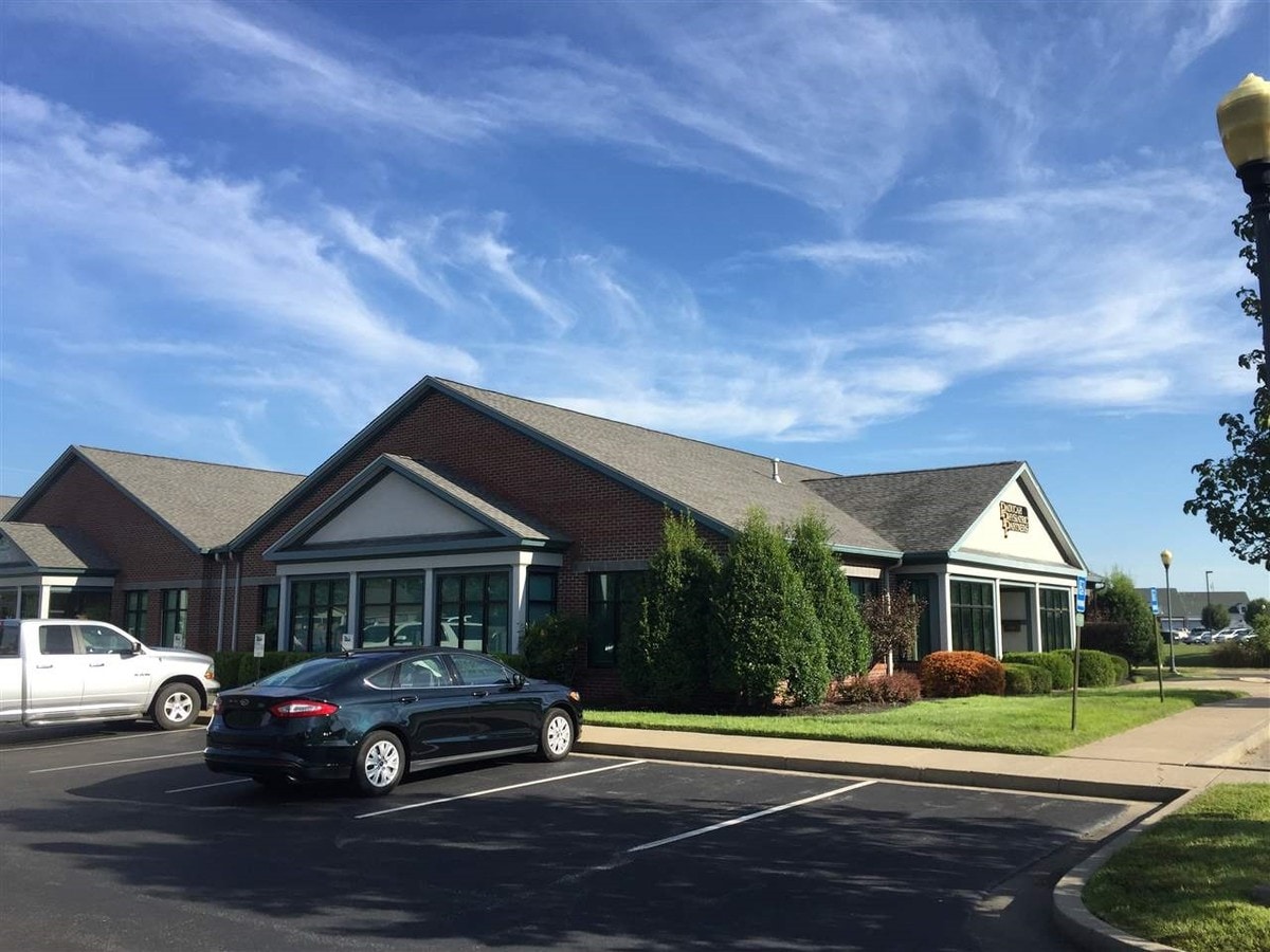 5150 Village Square Dr, Paducah, KY 42001