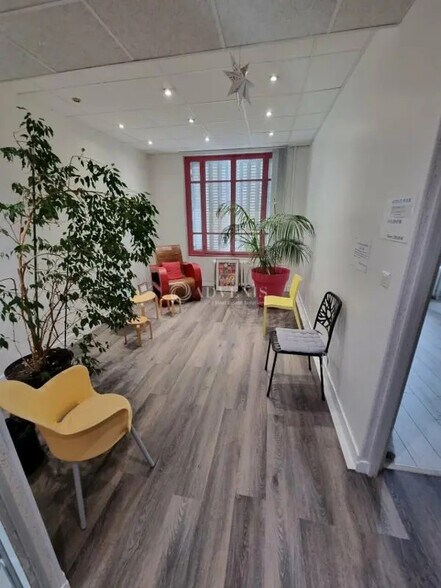 Office in Vierzon for lease - Interior Photo - Image 3 of 5