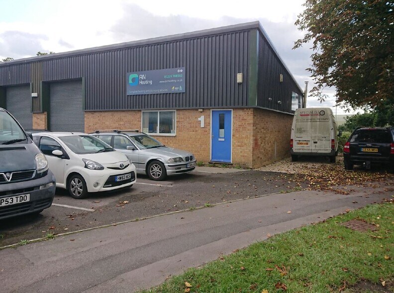 4 Lysander Rd, Melksham for sale - Primary Photo - Image 1 of 1