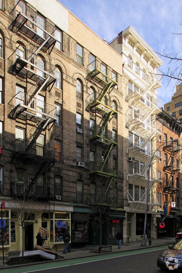 117 Christopher St, New York, NY