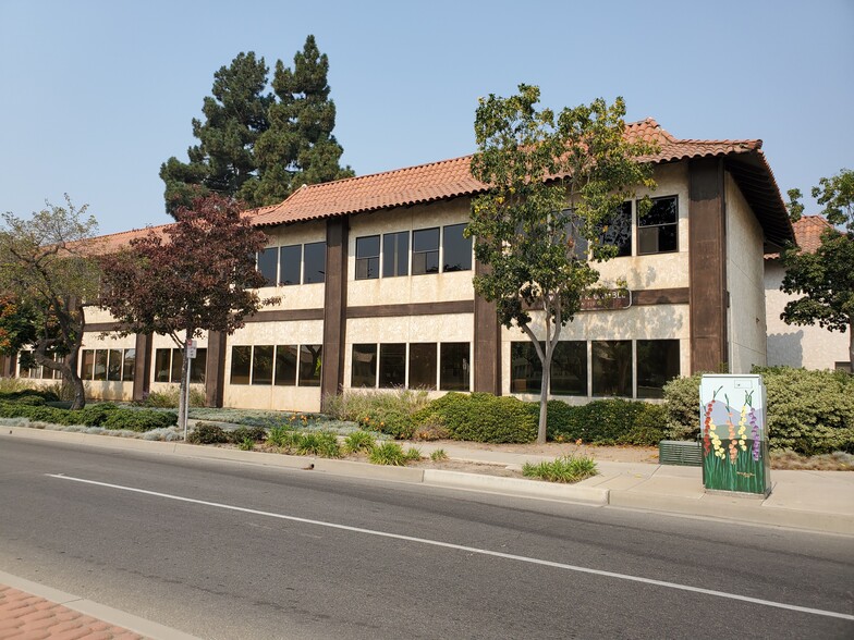 301 E Cook St, Santa Maria, CA for lease - Building Photo - Image 1 of 2