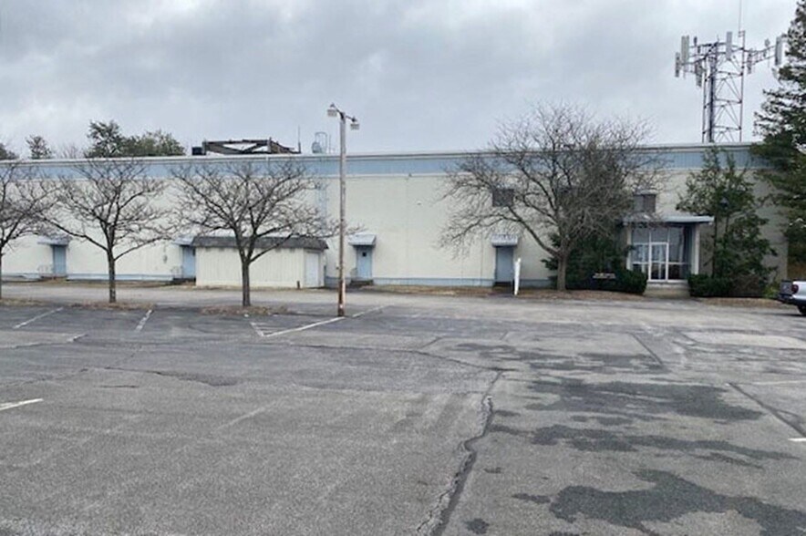 17 Fern Ave, Rotterdam, NY for sale - Primary Photo - Image 1 of 1