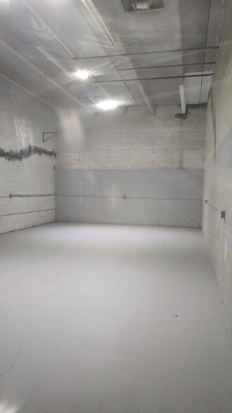 4520 SW 71st Ave, Miami, FL for lease - Interior Photo - Image 2 of 4
