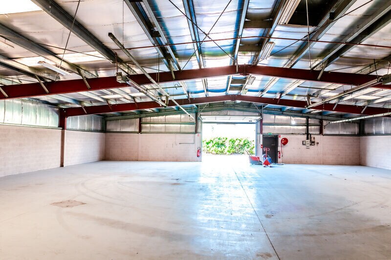 Flex in Chassieu for sale - Building Photo - Image 3 of 11
