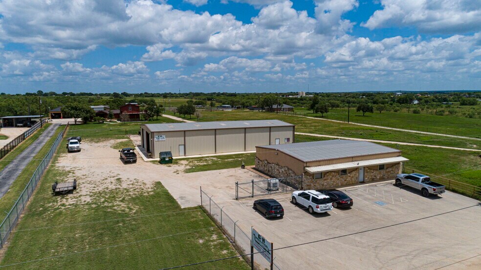 4754 Rakowitz Rd, Adkins, TX 78101