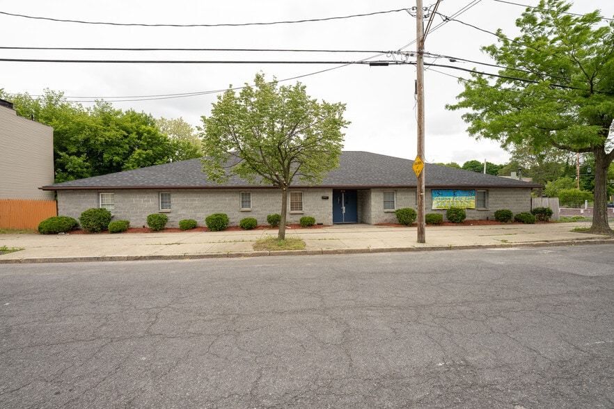 204 2nd St, Albany, NY 12210