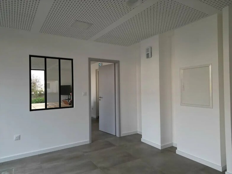 Office in Strasbourg for sale - Interior Photo - Image 1 of 4