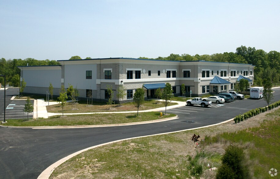 7045-7073 Gateway Ct, Manassas, VA for lease - Building Photo - Image 1 of 13