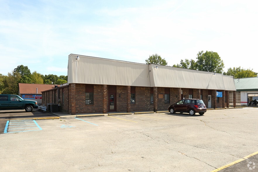 1542 N Leroy St, Fenton, MI for sale - Primary Photo - Image 1 of 1