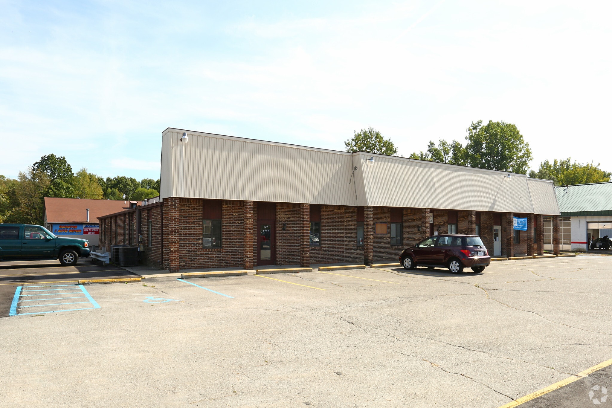 1542 N Leroy St, Fenton, MI for sale Primary Photo- Image 1 of 1