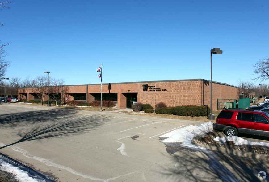 4201 Corporate Dr, West Des Moines, IA for lease - Primary Photo - Image 1 of 13