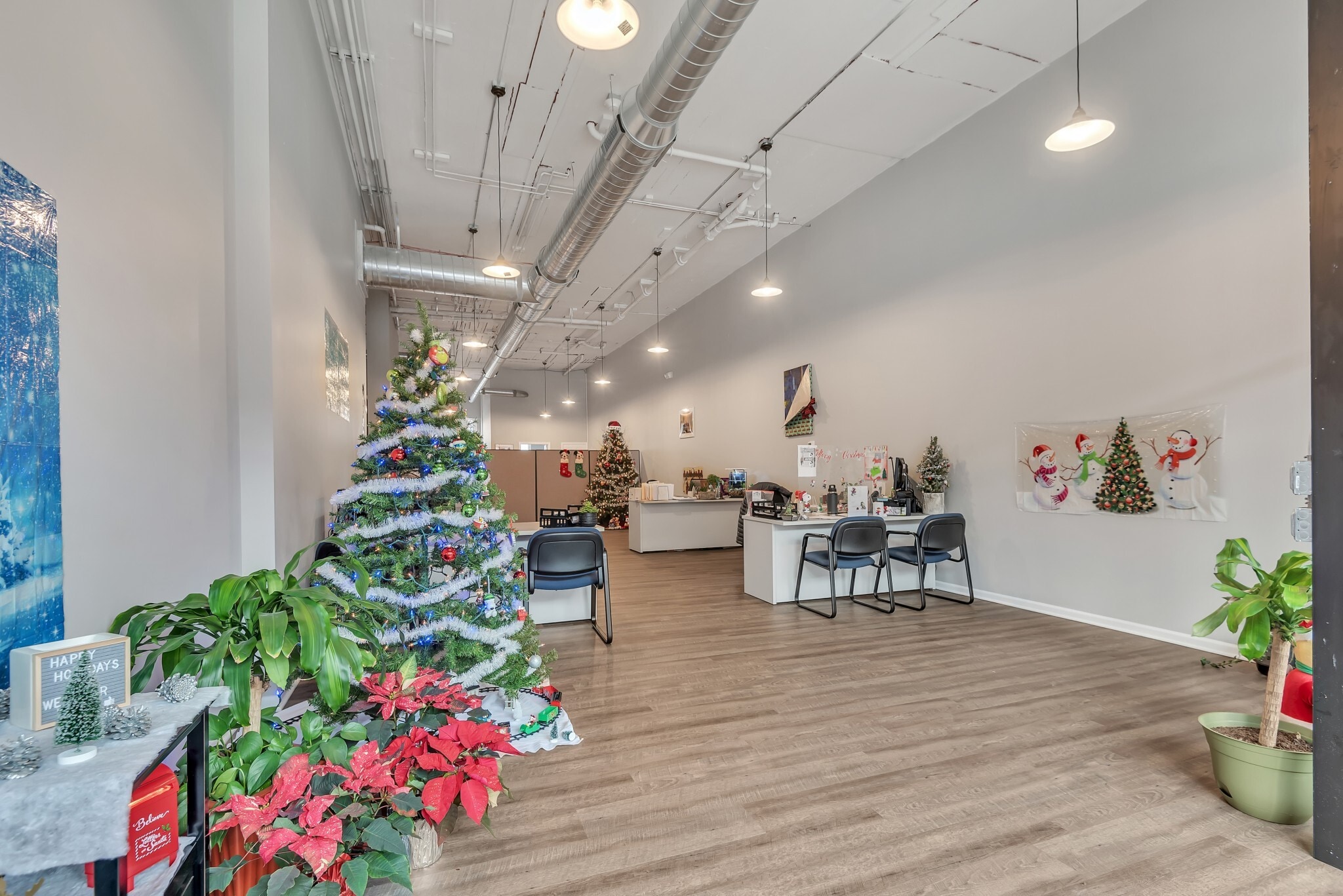26 N Broadway, Aurora, IL for lease Interior Photo- Image 1 of 9