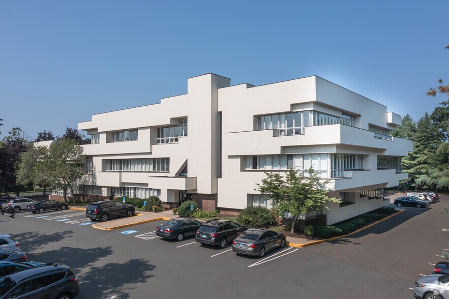 60 Washington Ave, Hamden, CT for sale - Primary Photo - Image 1 of 6