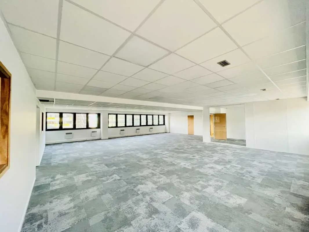 Avenue Jean Lolive, Pantin for lease Interior Photo- Image 1 of 9
