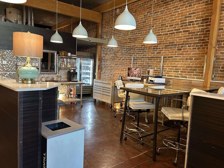 108 Dewey Ave, Poteau, OK for sale - Building Photo - Image 2 of 32