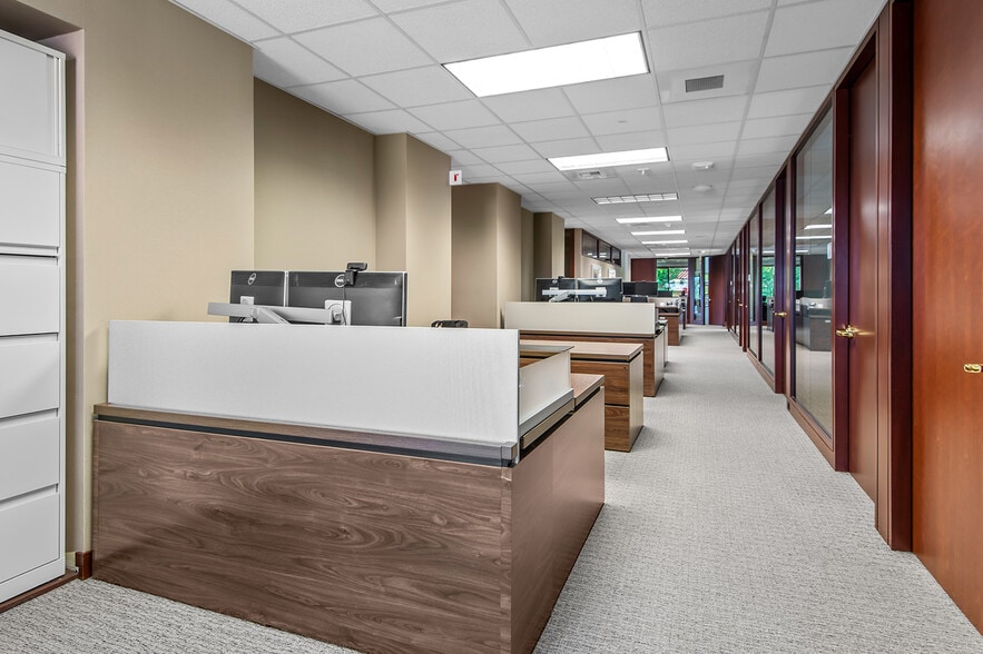 100 N Westlake Blvd, Westlake Village, CA for sale - Interior Photo - Image 2 of 9