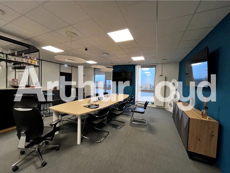 Office in Fleury-sur-Orne for lease - Interior Photo - Image 3 of 4