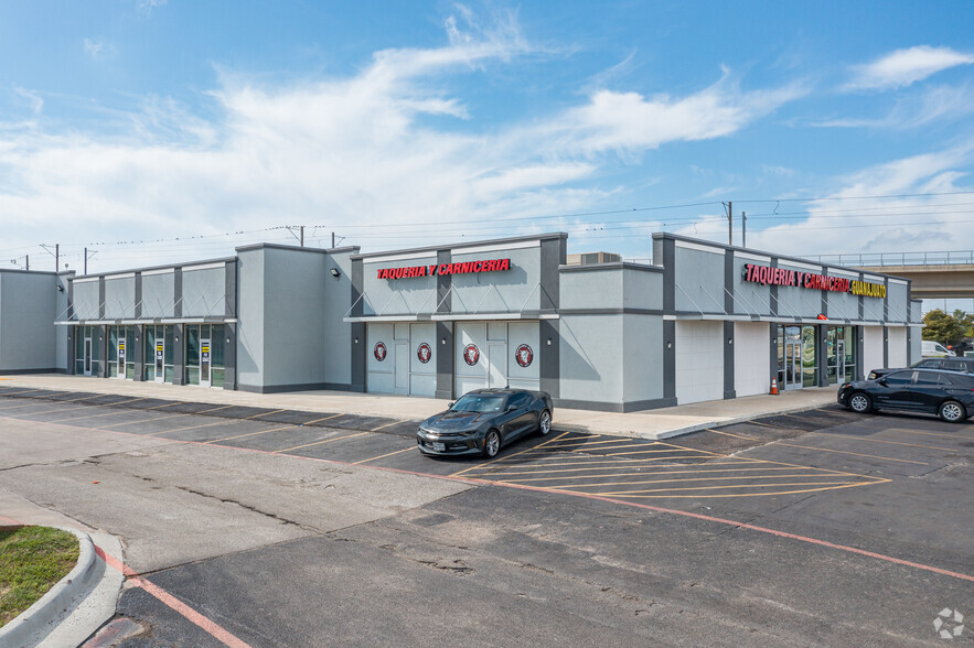 2840-2858 Walnut Hill Ln, Dallas, TX for lease - Building Photo - Image 1 of 8