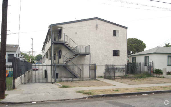 3120 W 71st St, Los Angeles, CA for sale - Primary Photo - Image 2 of 5