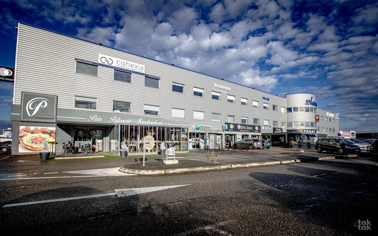 Office in Montauban for lease Building Photo- Image 1 of 6