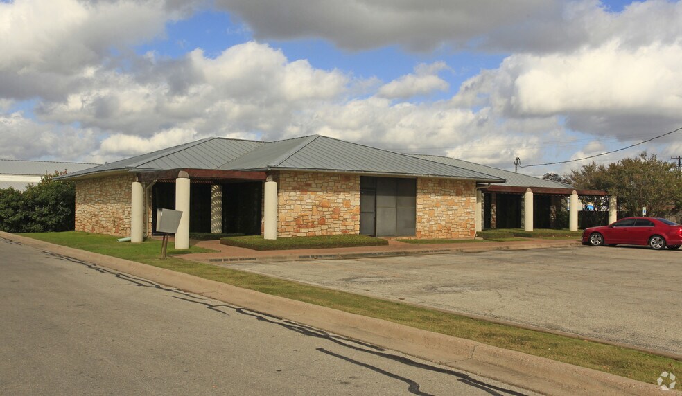 1930 S Austin Ave, Georgetown, TX for lease - Primary Photo - Image 1 of 14
