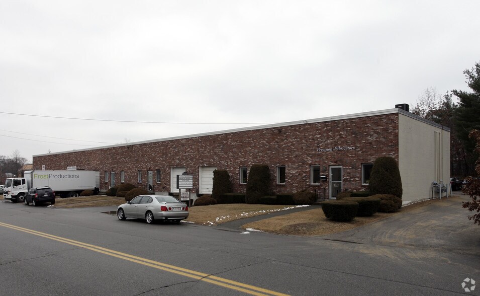171-173 Tosca Dr, Stoughton, MA for sale - Primary Photo - Image 1 of 1