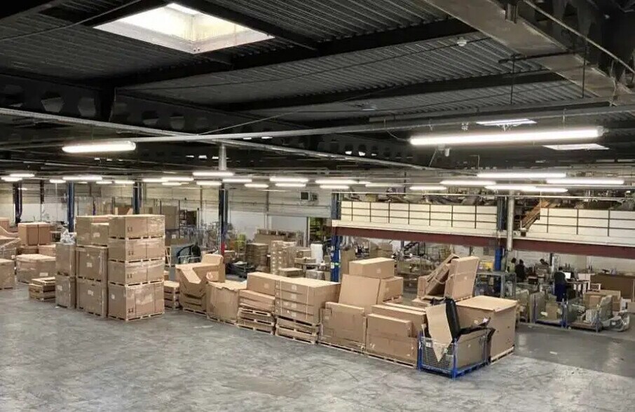 Industrial in Villebon-sur-Yvette for lease - Building Photo - Image 3 of 7