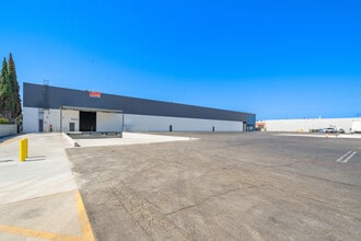 13020 Yukon Ave, Hawthorne, CA for lease Building Photo- Image 2 of 12