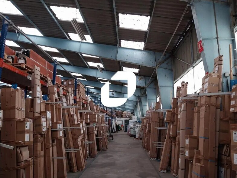 Flex in Treillières for sale - Building Photo - Image 3 of 24