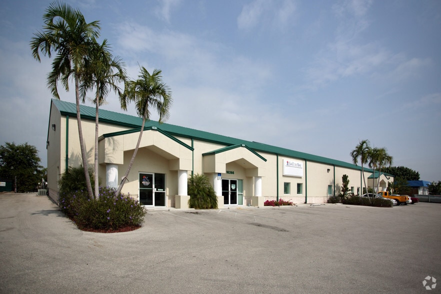 16266 San Carlos Blvd, Fort Myers, FL for lease - Building Photo - Image 2 of 11