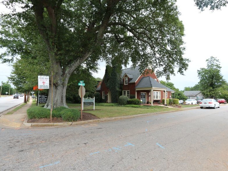 200 N Main St, Greer, SC for sale - Building Photo - Image 1 of 1