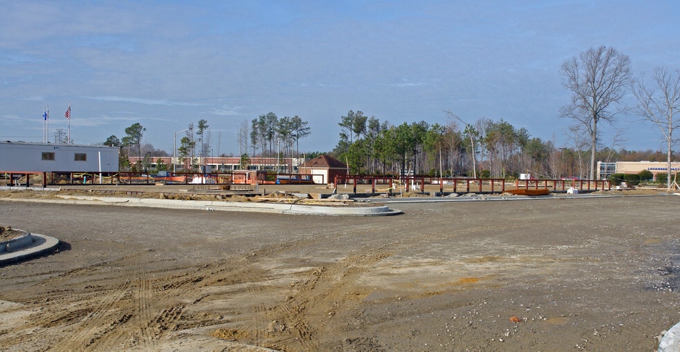 8030 Harbour View Blvd, Suffolk, VA for lease - Building Photo - Image 3 of 9