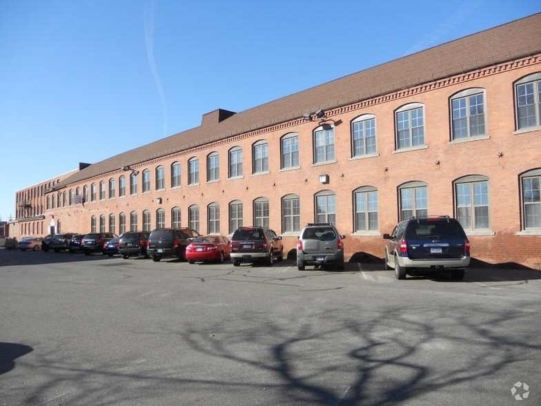 168 Center St, Southington, CT for lease - Building Photo - Image 3 of 24