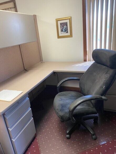 9533 Old 22, Bethel, PA for lease - Building Photo - Image 2 of 17